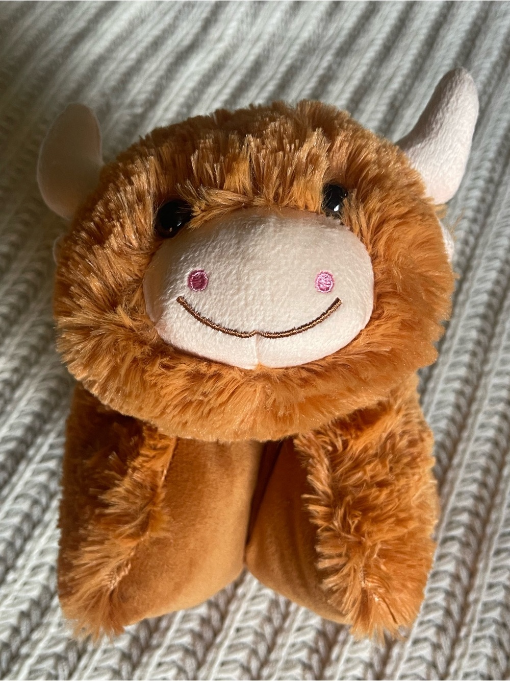 Pillow Pets PeeWees Highland Cow Plush Mini Stuffed Animal Travel Pillow Brown